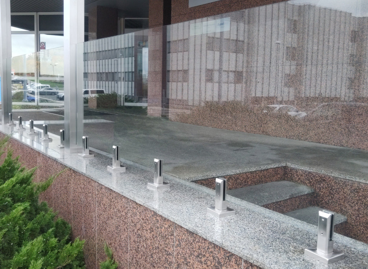 Spigot for glass